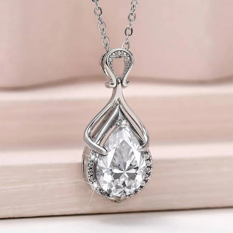 Women’s 2.5ct Moissanite Teardrop Pendant Necklace – 14K Gold-Filled Fine Jewelry Gift