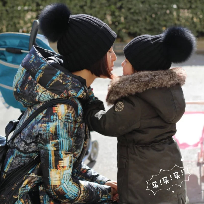 2025 New natural fur pom pom hat fashion winter hat for girl women warm beanies High quality fox fur hat