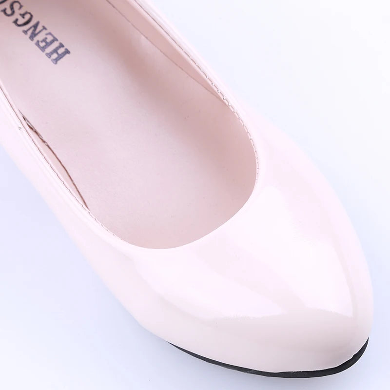Classic Round Toe Mid Heel Pumps