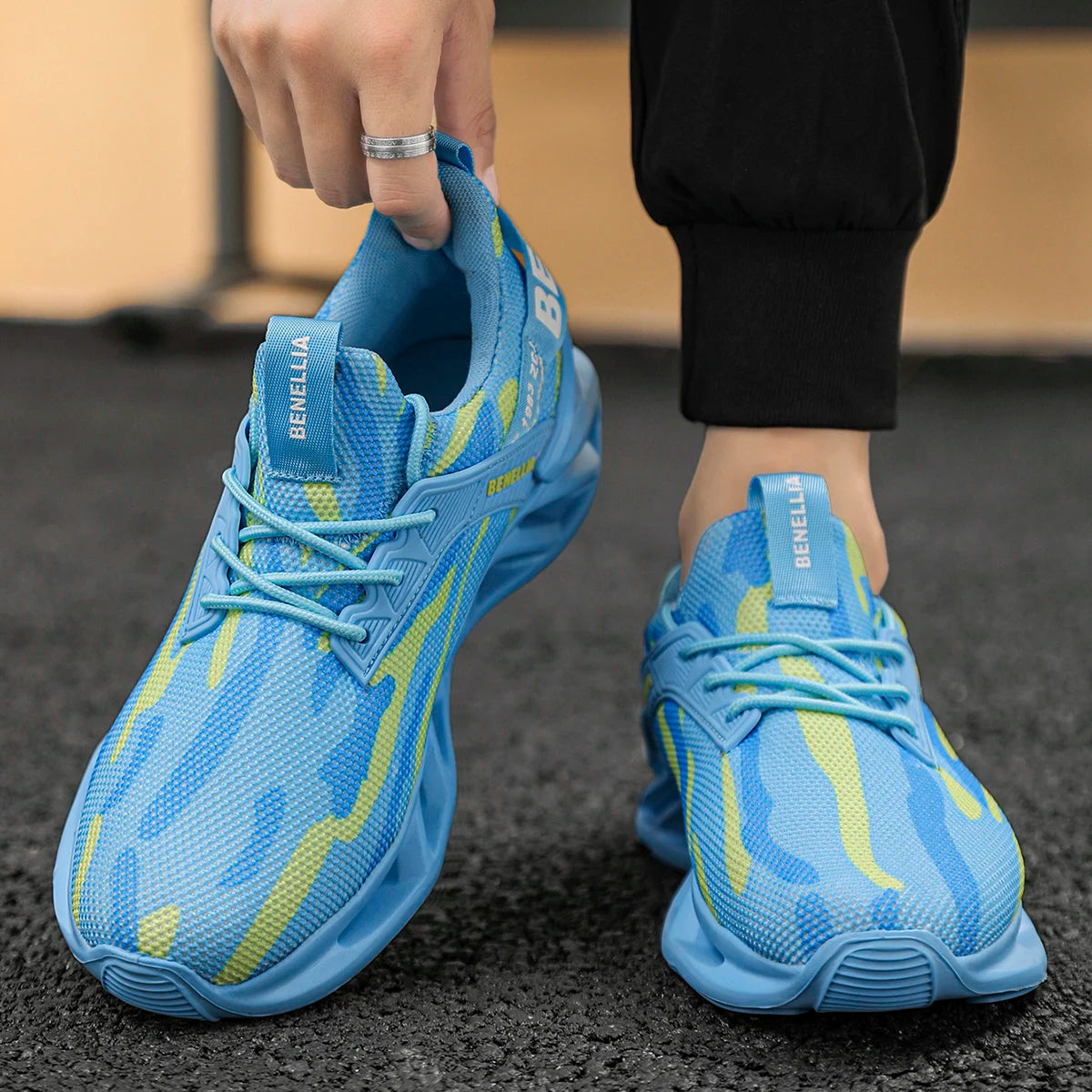 Unisex Breathable Blade Running Sneakers