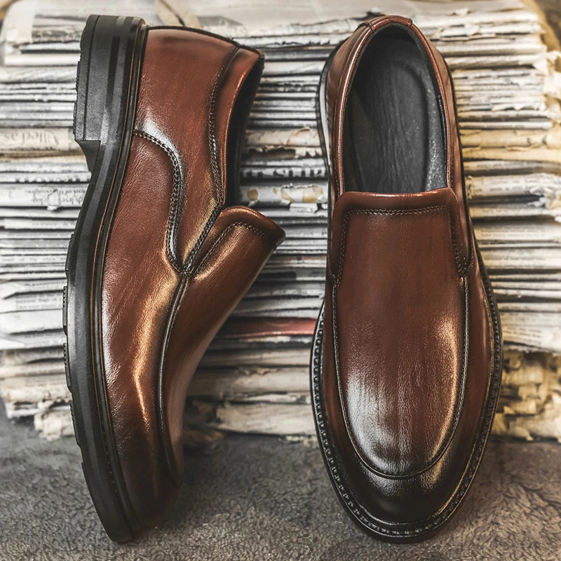 Men Vintage Burnished Leather Shoes 2026 Autumn New Trendy Low Top Slip On Casual Leather Shoes British Style Loafers For Men
