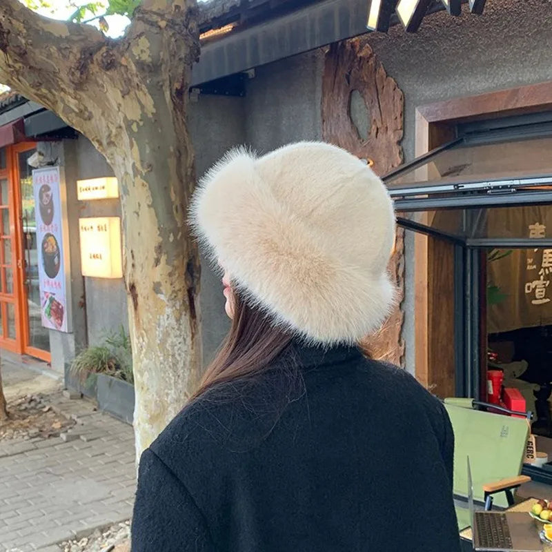 Autumn and Winter 2025 New Mongolian Hat Women's Fashion Fur Cap Fur Hat Brimless Plush Fluffy Skiing Riding Warm Caps MZr02