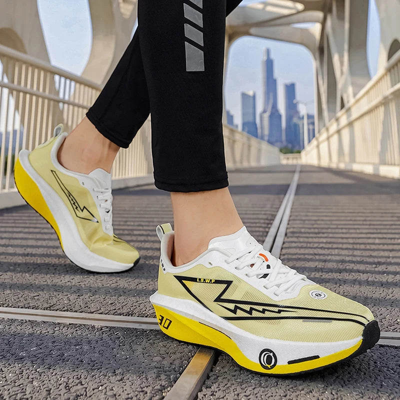 Men's Casual Sports Shoes, Soft-Soled Road Running Shoes, Lightweight, Breathable, Non-Slip, Wear-Resistant, Trendy and Versatile Daily Jogging Sneakers