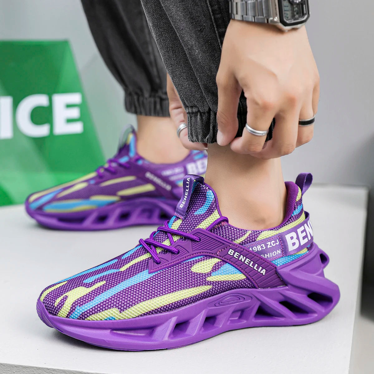 Unisex Breathable Blade Running Sneakers