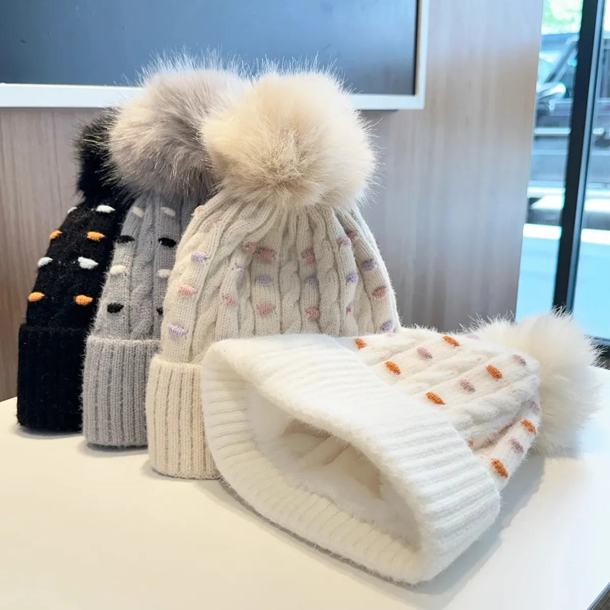 Winter Warm Beanie Women's Hat Thickened Cold-Proof Knitted Cap Outdoor Sports Cycling Skiing Pullover Hats Bonnets for Women