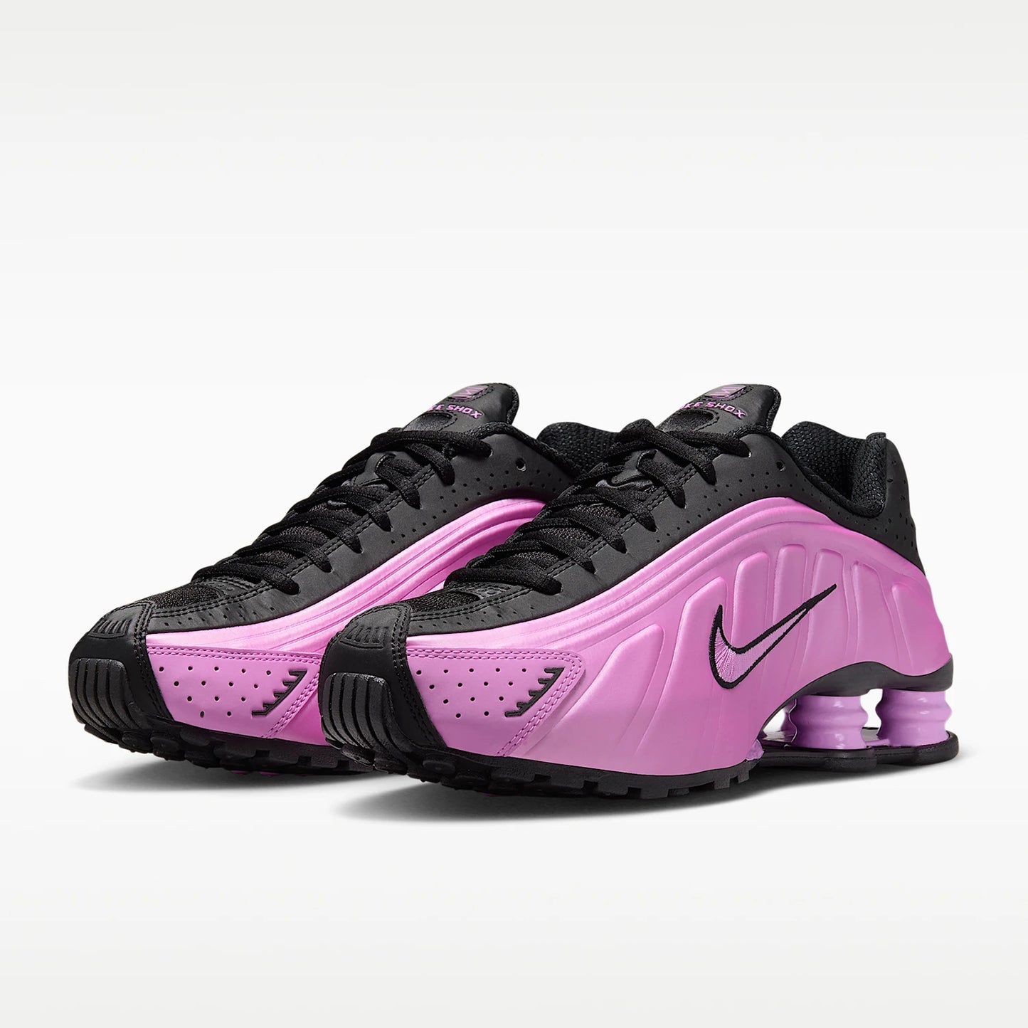 Nike Shox R4 Women’s Retro Sneakers