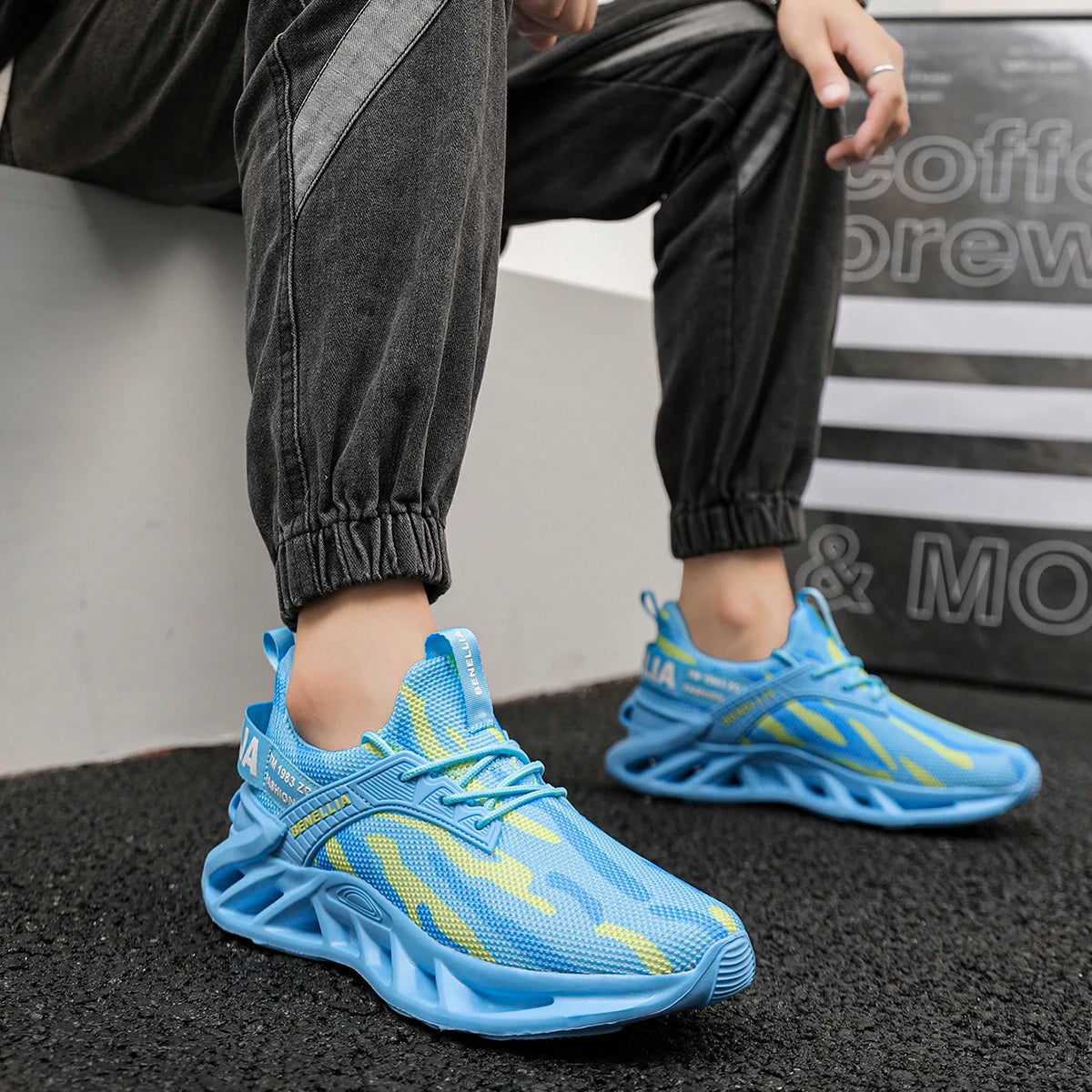 Unisex Breathable Blade Running Sneakers
