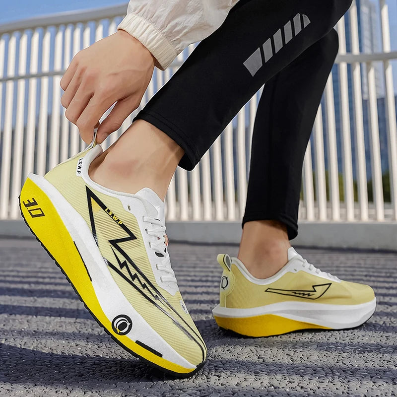 Men's Casual Sports Shoes, Soft-Soled Road Running Shoes, Lightweight, Breathable, Non-Slip, Wear-Resistant, Trendy and Versatile Daily Jogging Sneakers