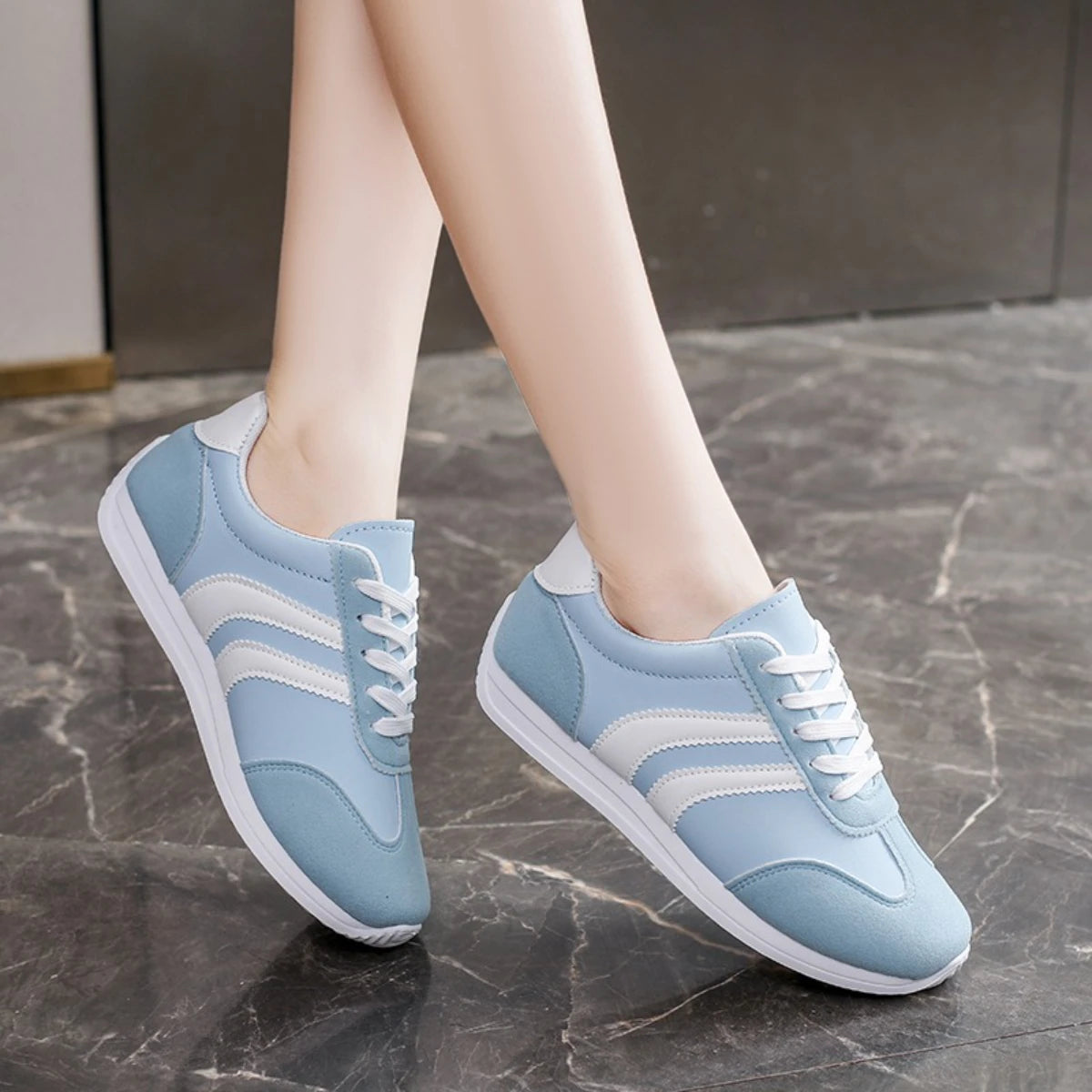 Women's Suede Casual Sneakers 2026 New Style Comfortable Non-slip Flat Lace-up Vulcanized Running Shoes Zapatos Mujer