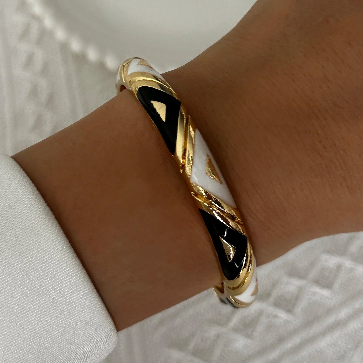 Elegant Enamel Flower Bracelet for Women – Retro Gold-Plated Evil Eye Floral Zircon Bangle, Vintage Party Jewelry