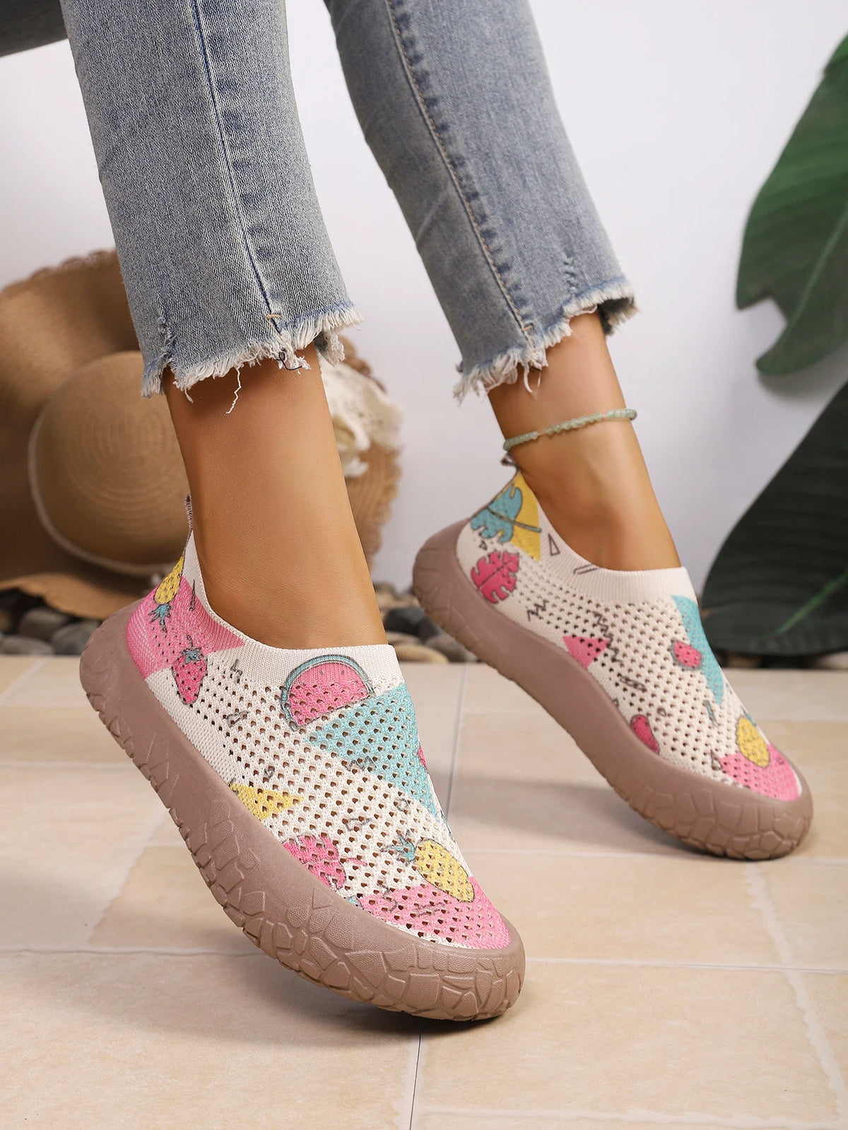 2026 Spring Autumn Women Tropical Print Slip On Sneakers Light Breathable Nonslip Mesh Casual Walking Shoes Daily Outdoor Commut