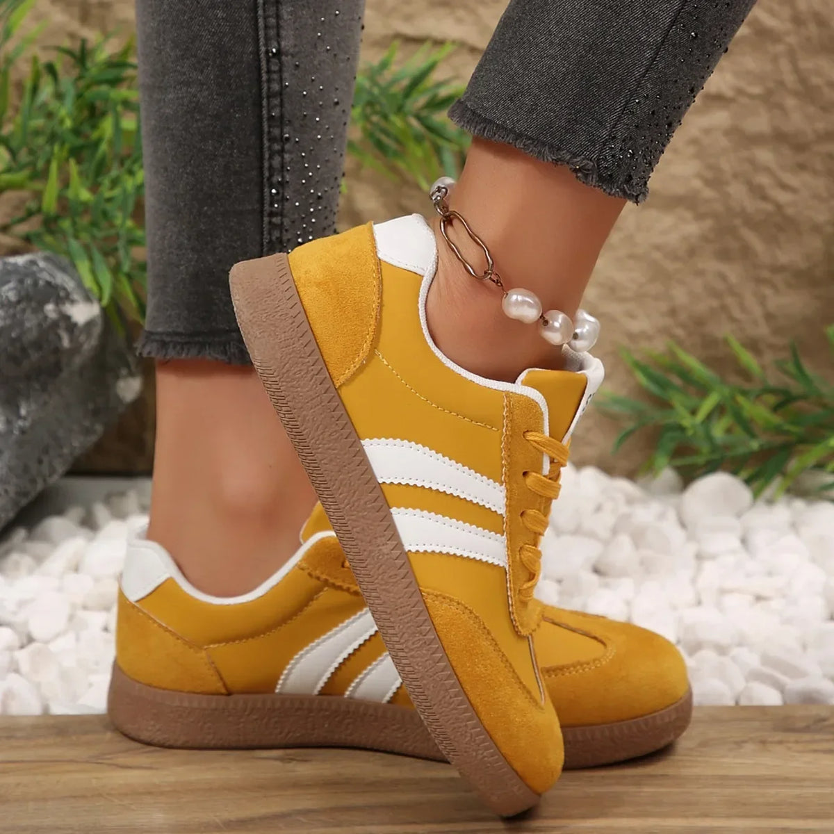 2026 New Designer Sneakers for Women Casual Patchwork Leather Sneakers Women Outdoor Casual Comfortable Ladies Shoe