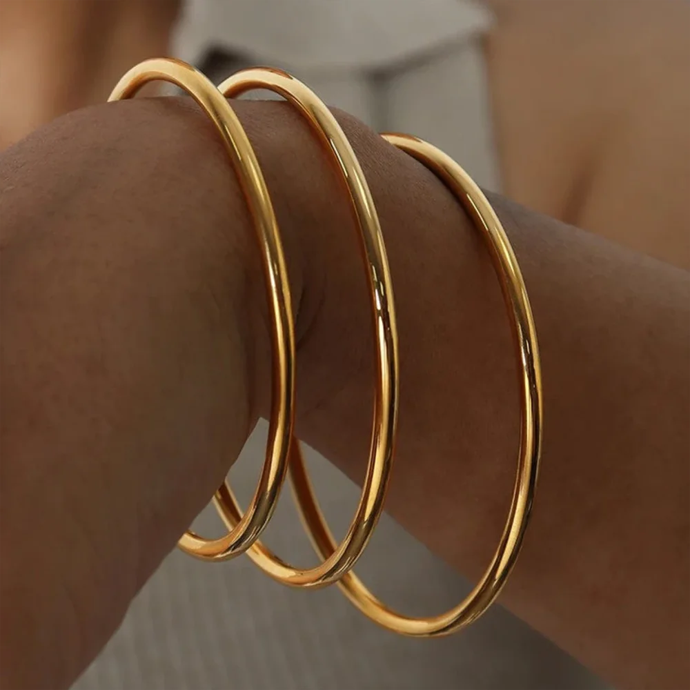 Fashionable Stainless-Steel Bracelet for Women – Round Minimalist Elegant Gold-Tone Bangle, Luxury Popular Jewelry Accessory