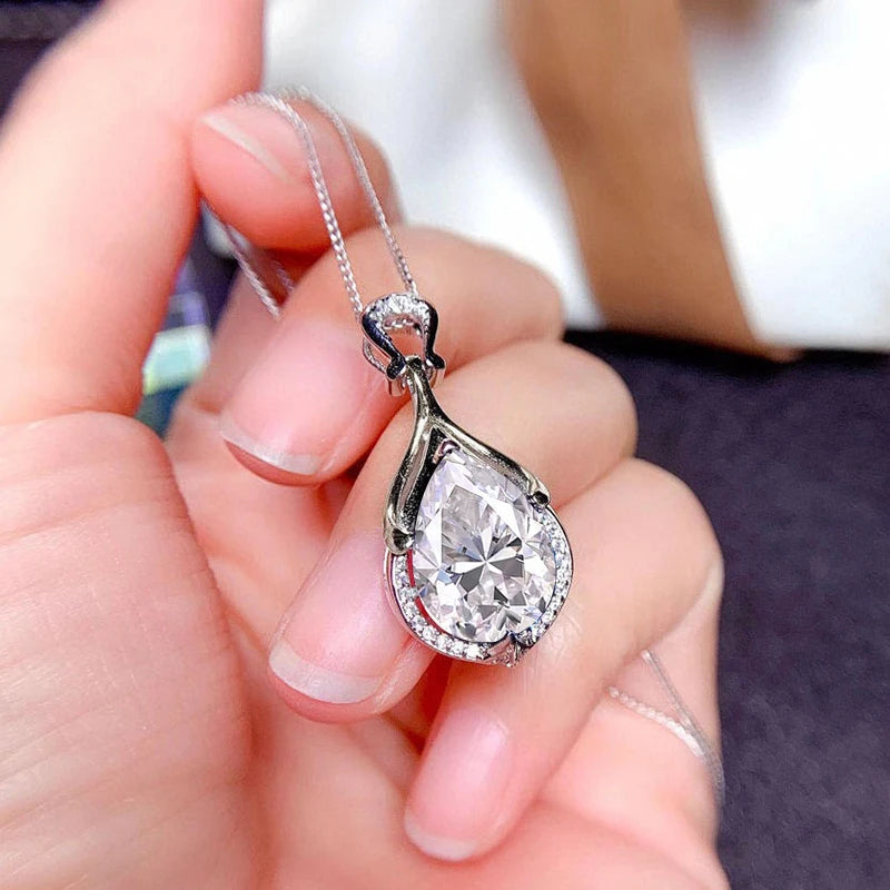 Women’s 2.5ct Moissanite Teardrop Pendant Necklace – 14K Gold-Filled Fine Jewelry Gift
