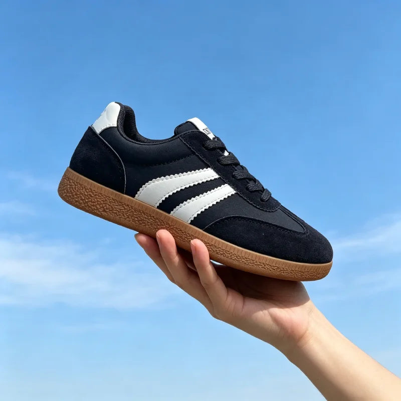 Men’s & Women’s Classic Retro Training Sneakers – Thick-Sole Lace-Up Casual Running Shoes for Everyday Comfort