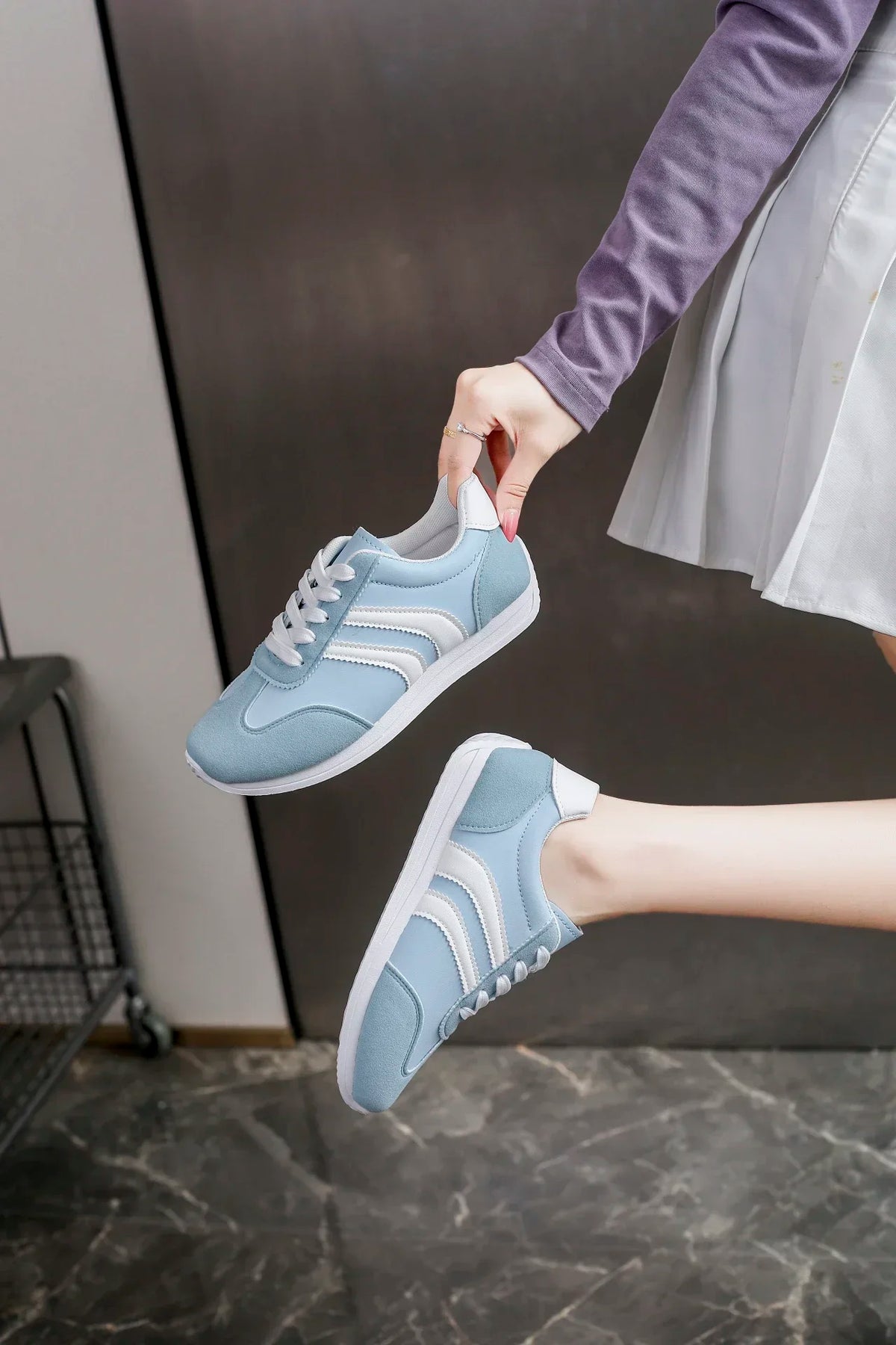 Women's Suede Casual Sneakers 2026 New Style Comfortable Non-slip Flat Lace-up Vulcanized Running Shoes Zapatos Mujer
