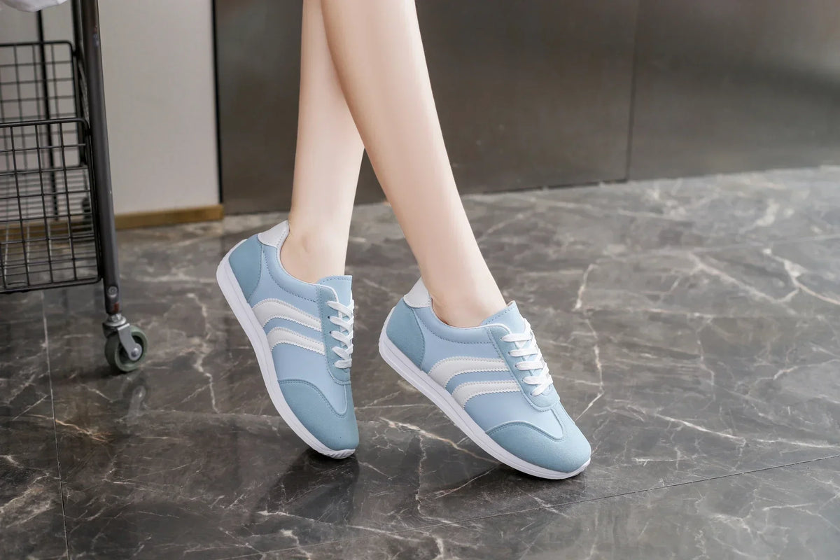 Women's Suede Casual Sneakers 2026 New Style Comfortable Non-slip Flat Lace-up Vulcanized Running Shoes Zapatos Mujer