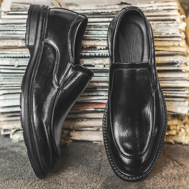 Men Vintage Burnished Leather Shoes 2026 Autumn New Trendy Low Top Slip On Casual Leather Shoes British Style Loafers For Men