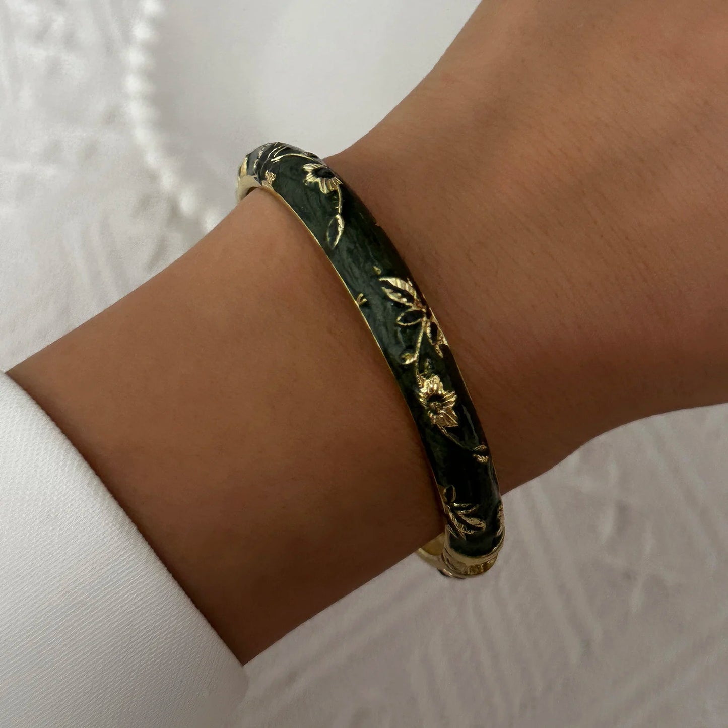 Elegant Enamel Flower Bracelet for Women – Retro Gold-Plated Evil Eye Floral Zircon Bangle, Vintage Party Jewelry