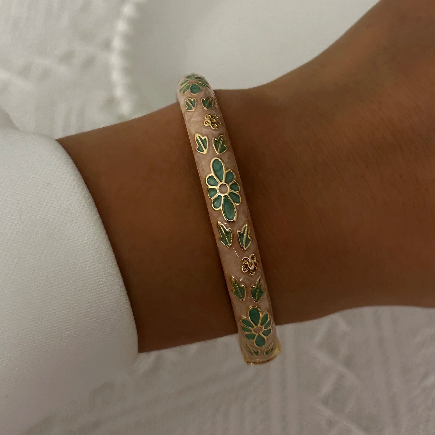 Elegant Enamel Flower Bracelet for Women – Retro Gold-Plated Evil Eye Floral Zircon Bangle, Vintage Party Jewelry