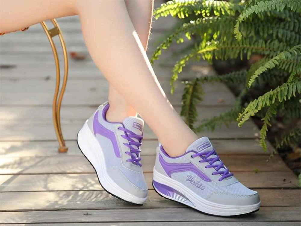 Women’s Fashion Platform Sneakers – Comfortable Casual Walking Shoes with Lightweight Flat Sole & Plus Size Fit