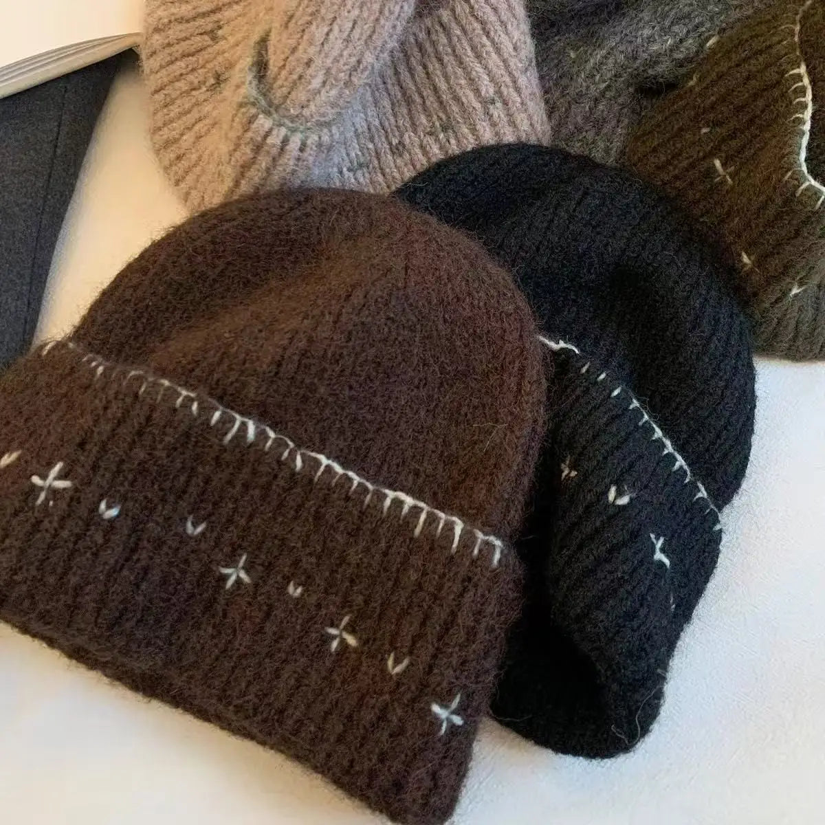 Women's Knit Thicken Beanie Winter Hat Soft Warm Stretchy Headwear Versatile Fashion Outdoor Cold Weather Ear Protecion Cap