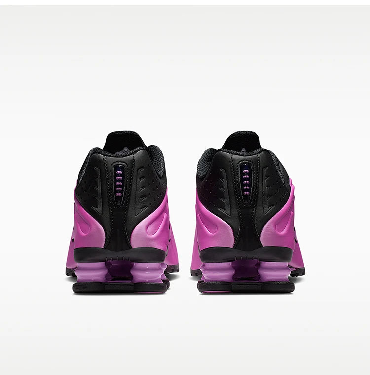 Nike Shox R4 Women’s Retro Sneakers
