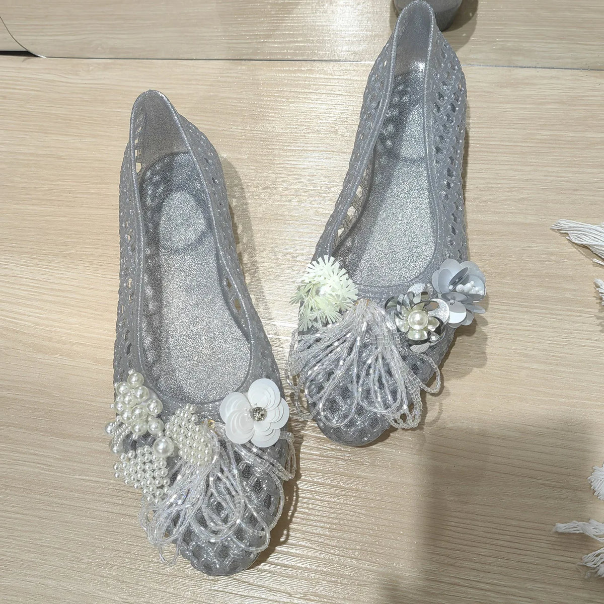 2026 Summer Hot-Selling Crystal Shoes, Pointed Toe, Closed Heel, Handmade Floral Shoes, Mesh Flat Sandals, Slippers, Crystal Shoes for Women