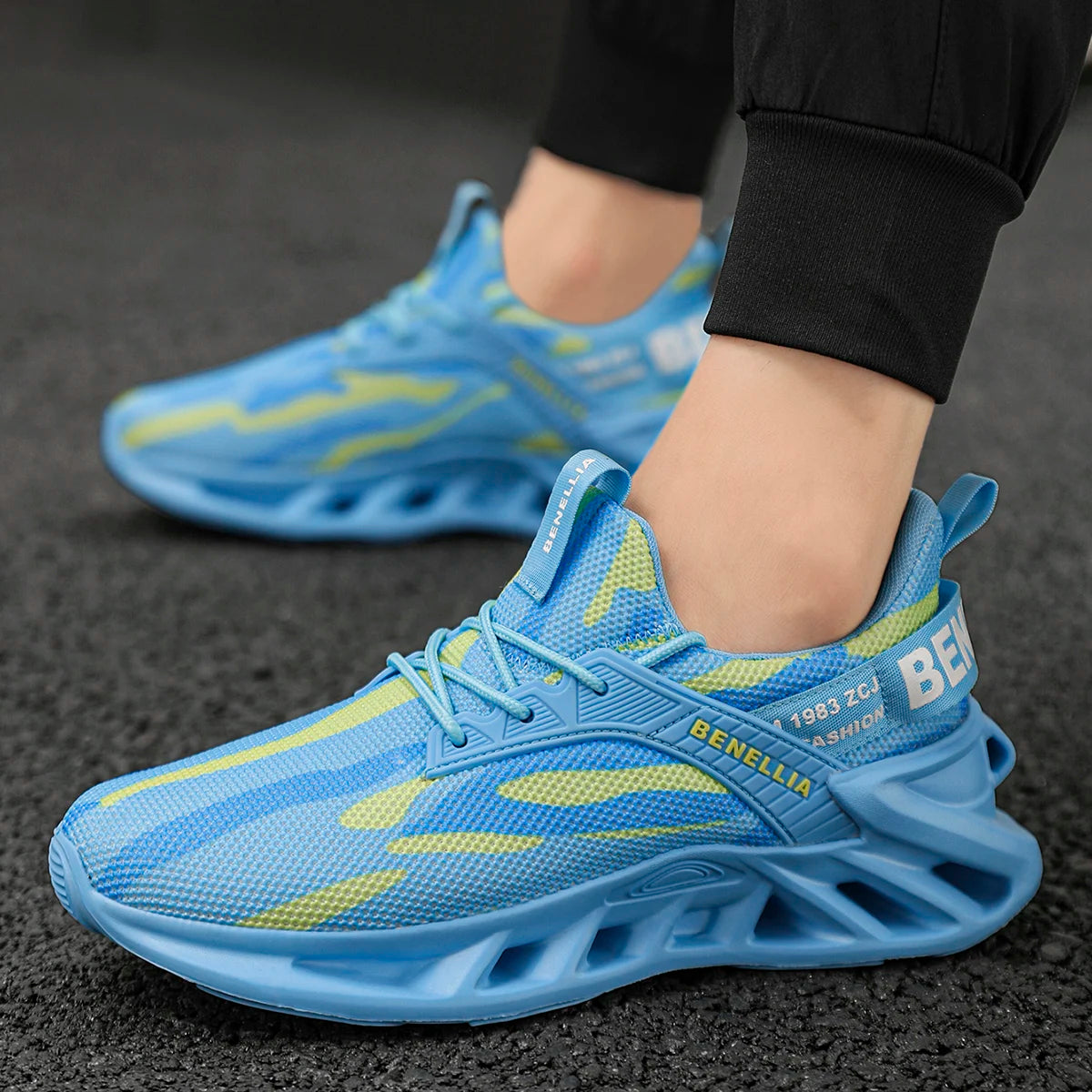 Unisex Breathable Blade Running Sneakers