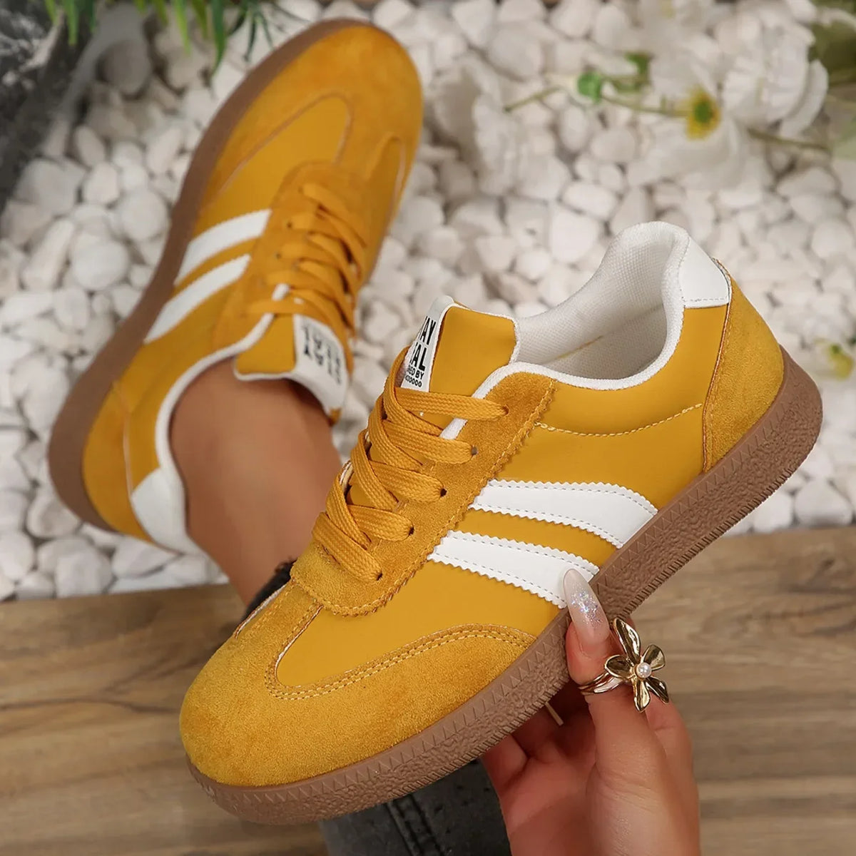 2026 New Designer Sneakers for Women Casual Patchwork Leather Sneakers Women Outdoor Casual Comfortable Ladies Shoe