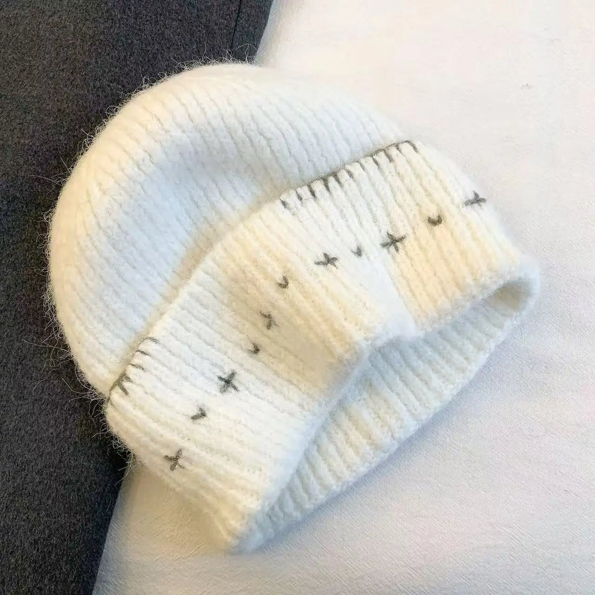 Women's Knit Thicken Beanie Winter Hat Soft Warm Stretchy Headwear Versatile Fashion Outdoor Cold Weather Ear Protecion Cap