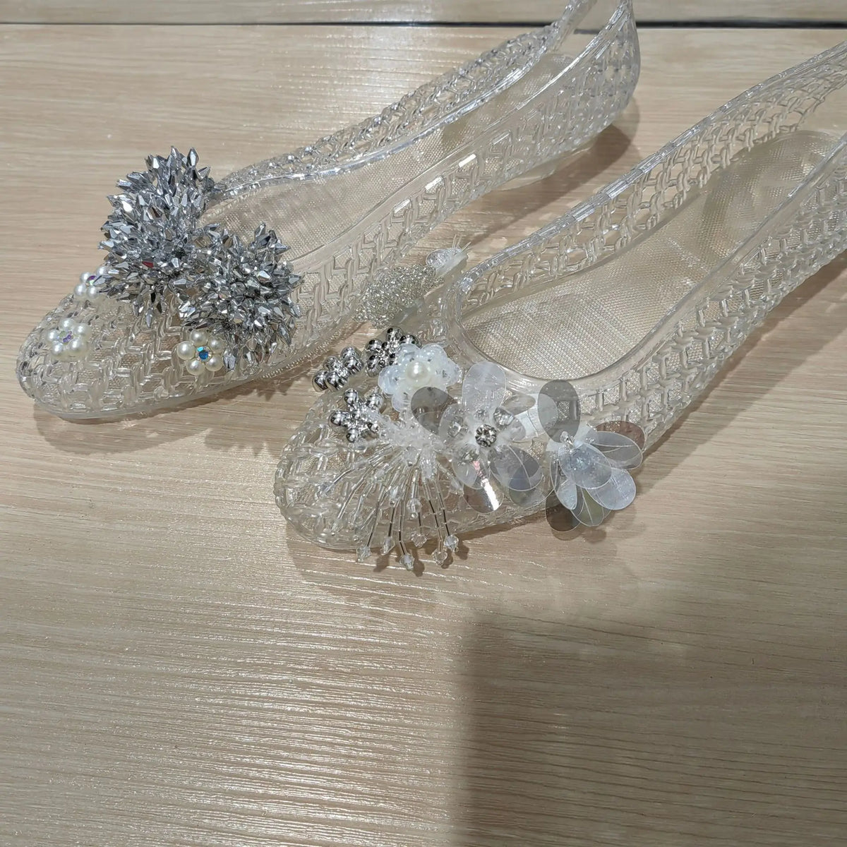 2026 Summer Hot-Selling Crystal Shoes, Pointed Toe, Closed Heel, Handmade Floral Shoes, Mesh Flat Sandals, Slippers, Crystal Shoes for Women