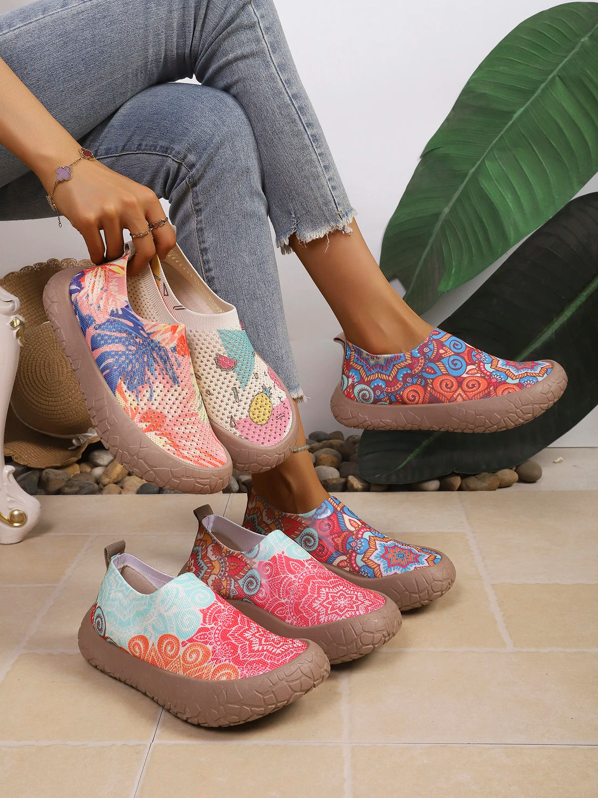 2026 Spring Autumn Women Tropical Print Slip On Sneakers Light Breathable Nonslip Mesh Casual Walking Shoes Daily Outdoor Commut