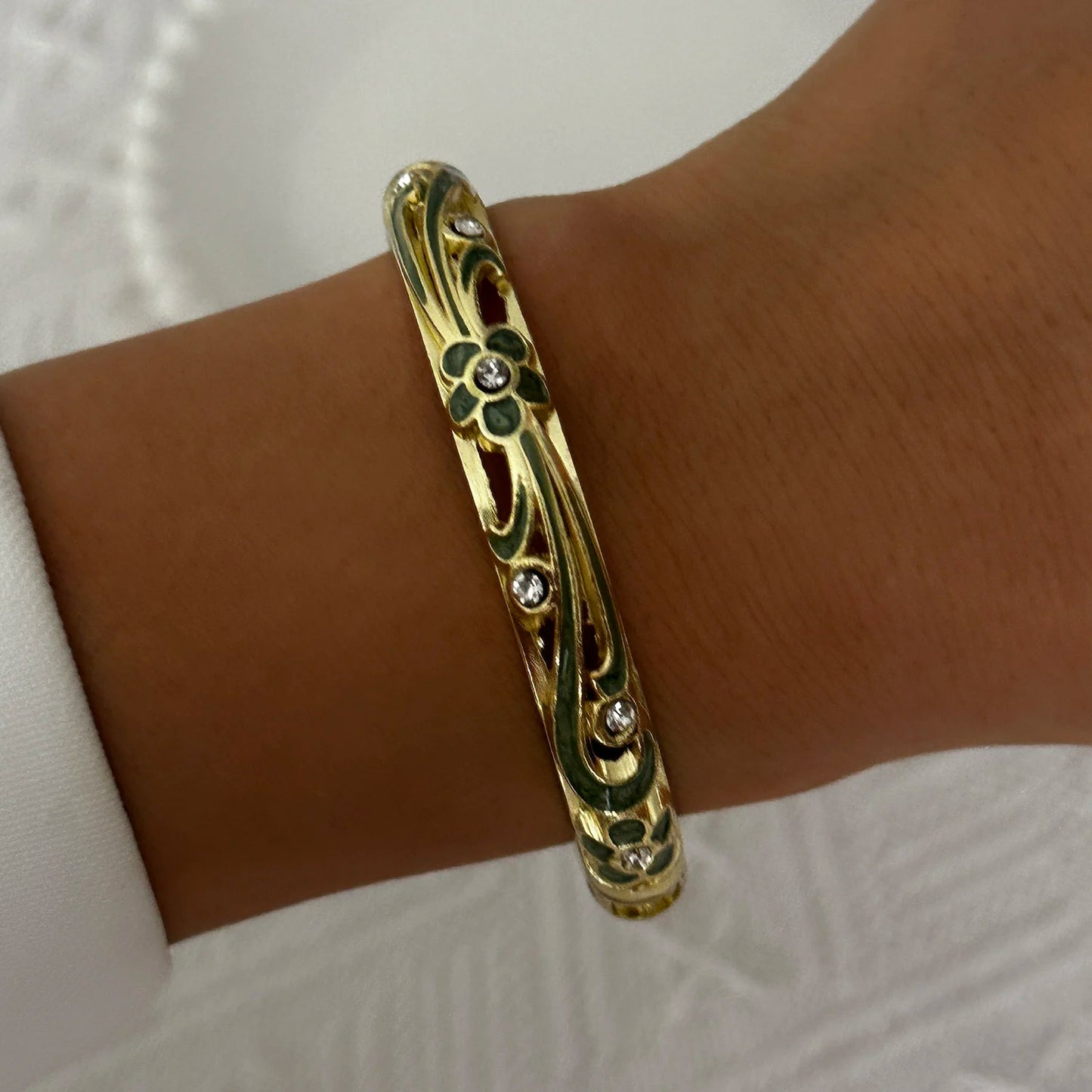 Elegant Enamel Flower Bracelet for Women – Retro Gold-Plated Evil Eye Floral Zircon Bangle, Vintage Party Jewelry