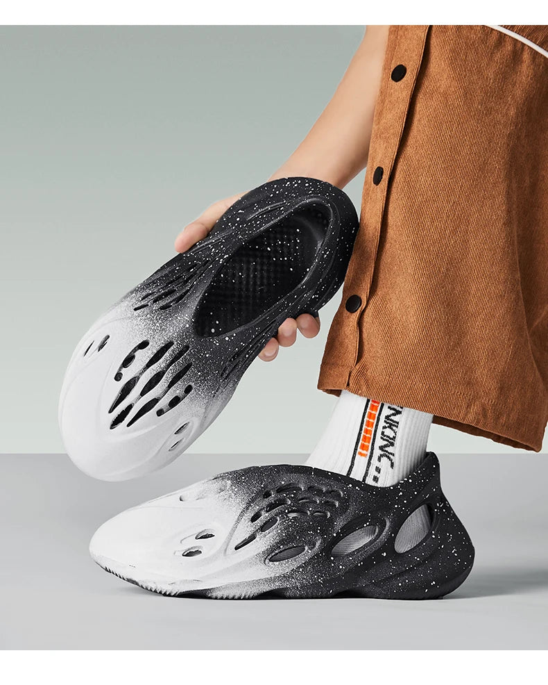 Summer New Couple Hole Shoes Beach Sandals Plus Size Korean Fashion Versatile Casual Men's Slippers Platform Sandals