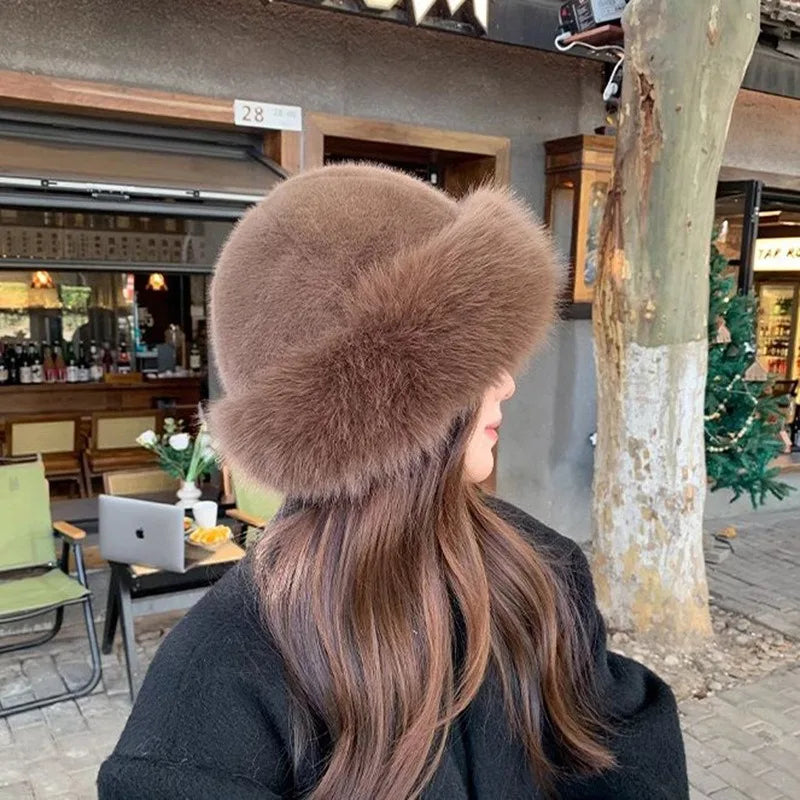 Autumn and Winter 2025 New Mongolian Hat Women's Fashion Fur Cap Fur Hat Brimless Plush Fluffy Skiing Riding Warm Caps MZr02