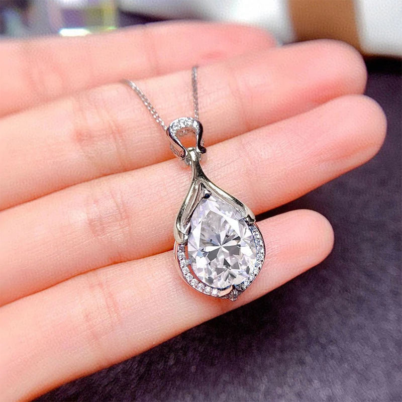 Women’s 2.5ct Moissanite Teardrop Pendant Necklace – 14K Gold-Filled Fine Jewelry Gift