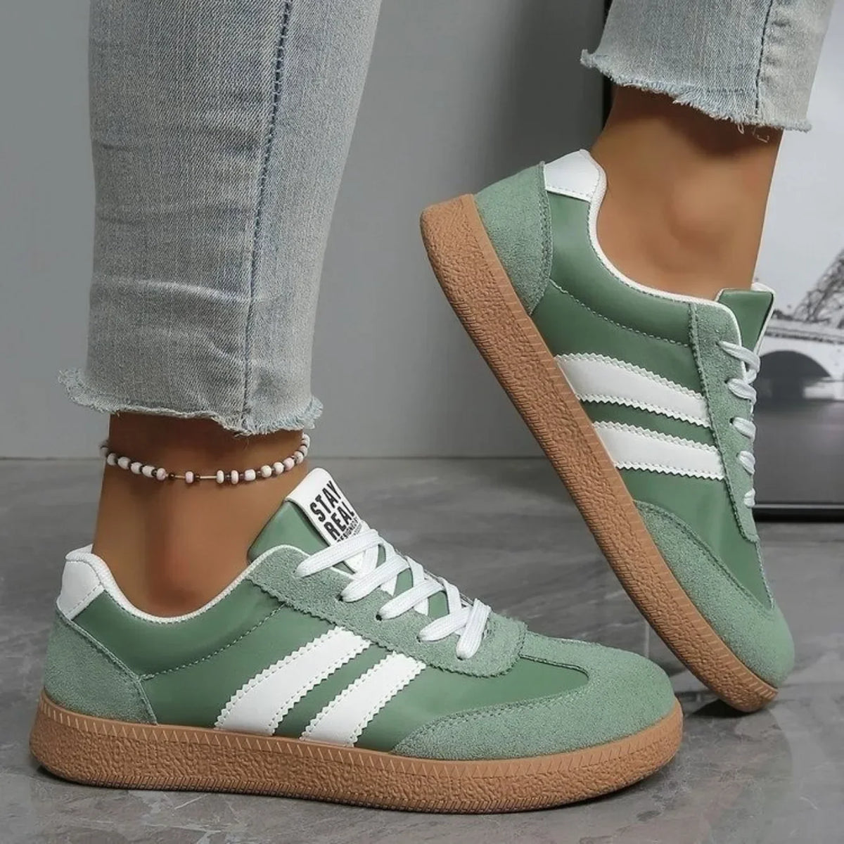 2026 New Designer Sneakers for Women Casual Patchwork Leather Sneakers Women Outdoor Casual Comfortable Ladies Shoe
