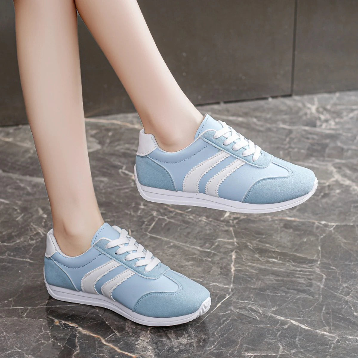 Women's Suede Casual Sneakers 2026 New Style Comfortable Non-slip Flat Lace-up Vulcanized Running Shoes Zapatos Mujer