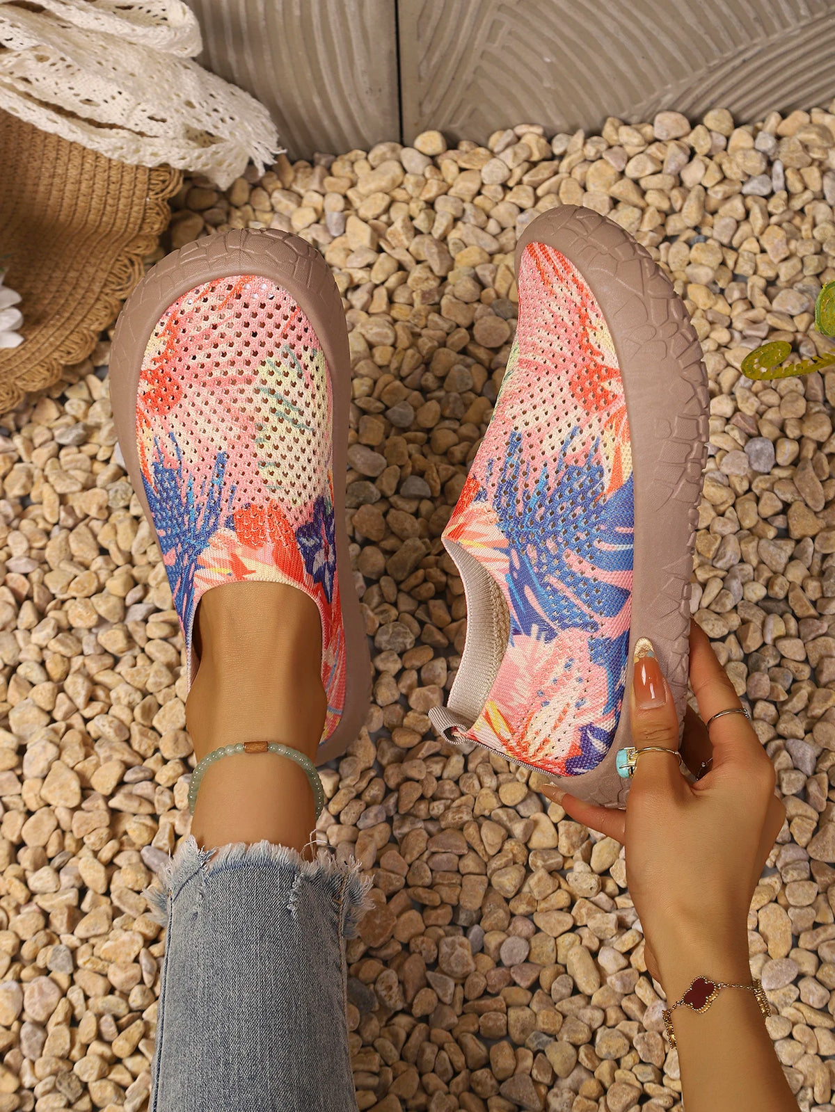 2026 Spring Autumn Women Tropical Print Slip On Sneakers Light Breathable Nonslip Mesh Casual Walking Shoes Daily Outdoor Commut