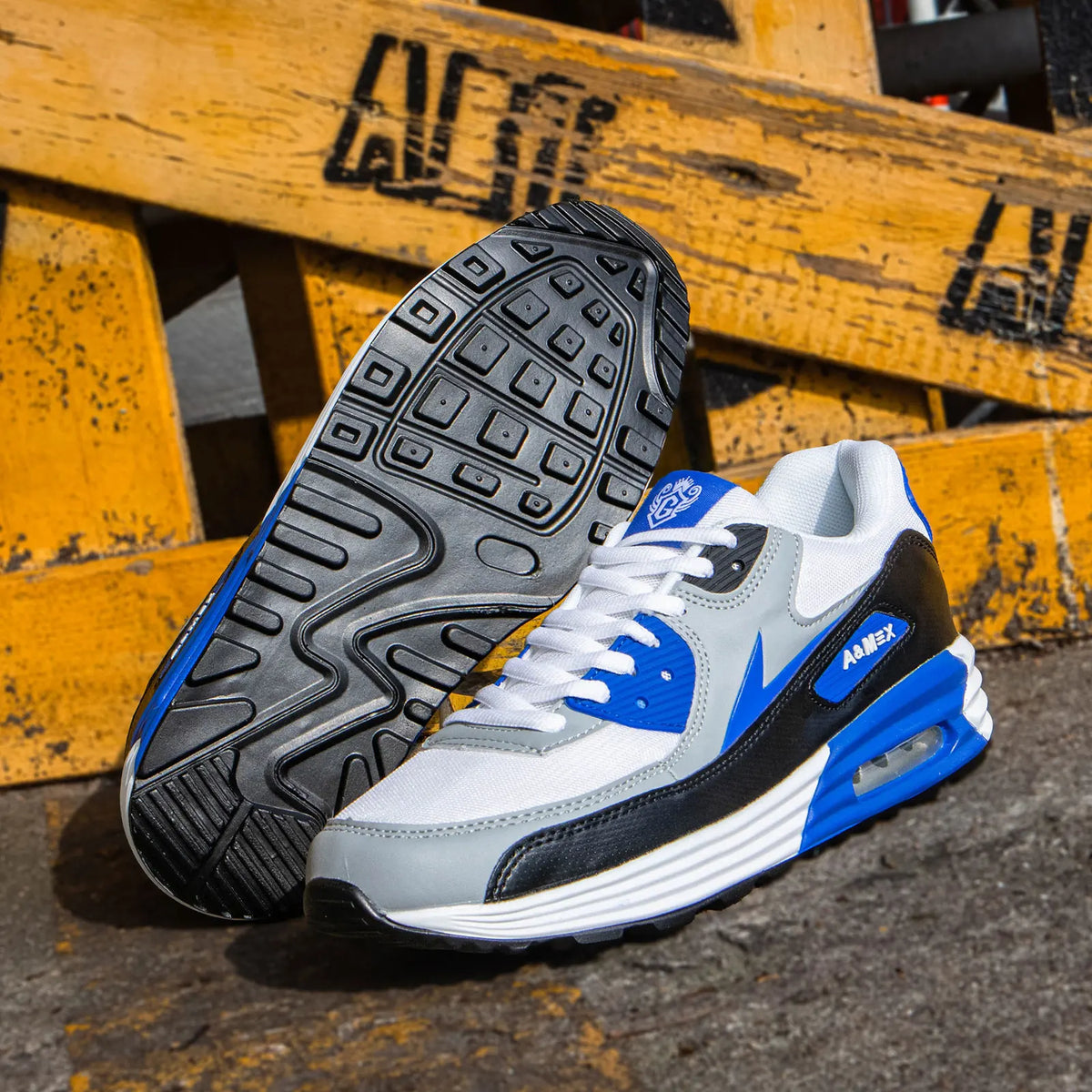 Suitable for running, training, walking, and casual wear
