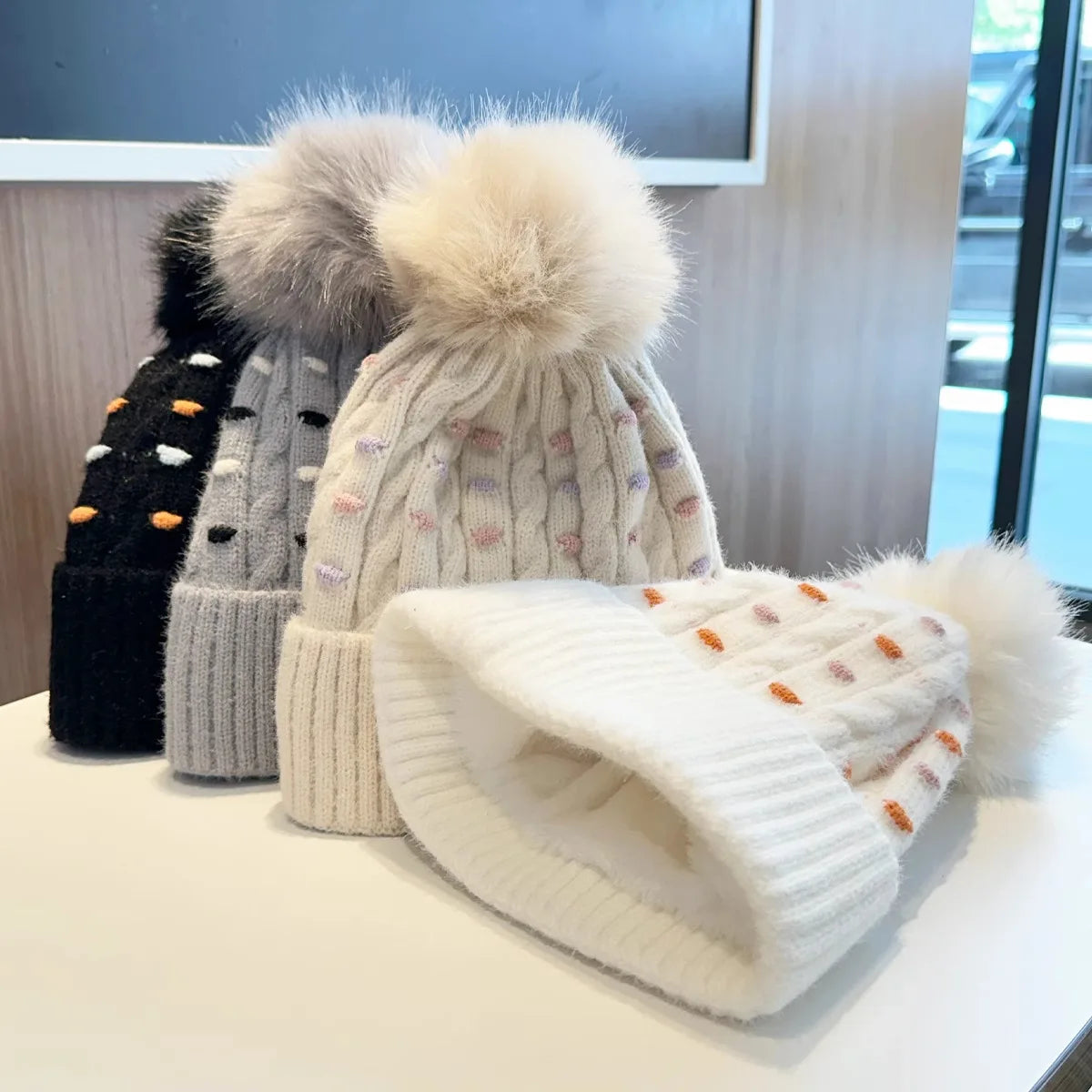 Winter Warm Beanie Women's Hat Thickened Cold-Proof Knitted Cap Outdoor Sports Cycling Skiing Pullover Hats Bonnets for Women